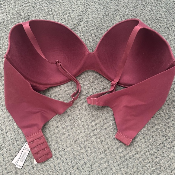 Victoria Secret Demi Bra - Picture 2 of 4